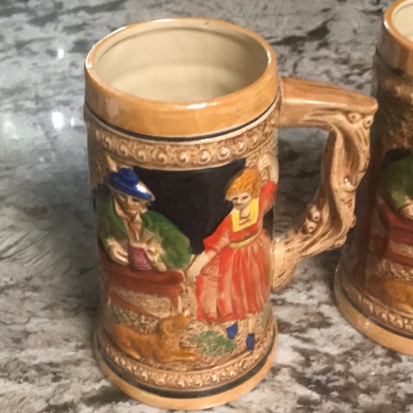Set of 2 vintage identical hand painted beer steins German style - Picture 6 of 12